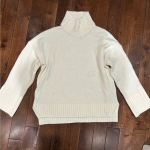 Abercrombie cream turtleneck sweater